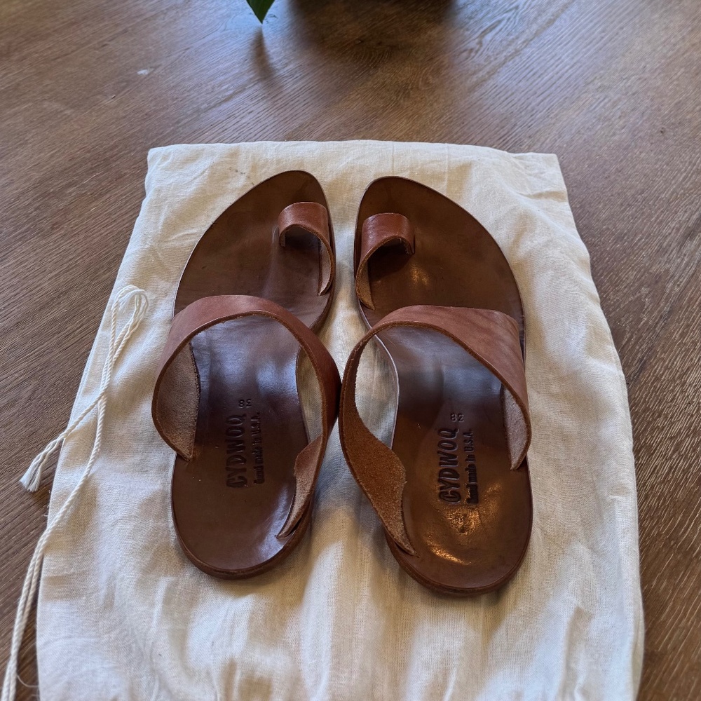 CYDWOQ Thong Women's Leather Sandal, Size 38 EU, Tan